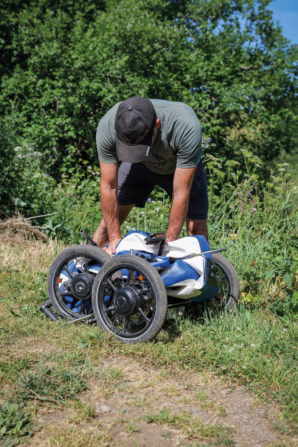 Homme pliant La Fourmi, véhicule 25 kg transportable AirNAM